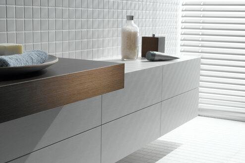 Weiße Badezimmermöbel Waschbeckenunterschrank unter Waschtisch aus Holz